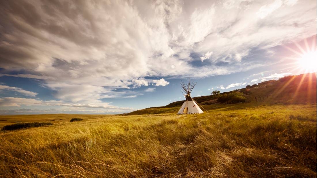 Head-Smashed-In Buffalo Jump World Heritage Site |  <i>©Travel Alberta / Roth & Ramberg</i>