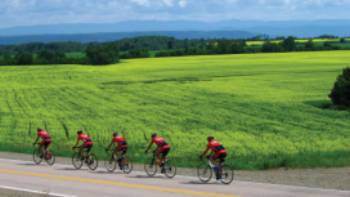 Cycling the Veloroute Des Bleuets. | Jean Tanguay