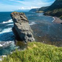 Watch for impressive seastacks as you hike to the beach | Jenny Wong