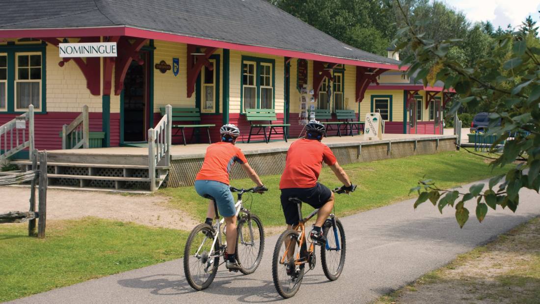 The old train station in Nominingue, Quebec | <i>©tourismelaurentides</i>