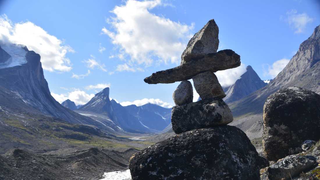 Inuksuk at the Inuit travel corridor, Akshayuk Pass |  ©Parks Canada • Parcs Canada / Eric Brown