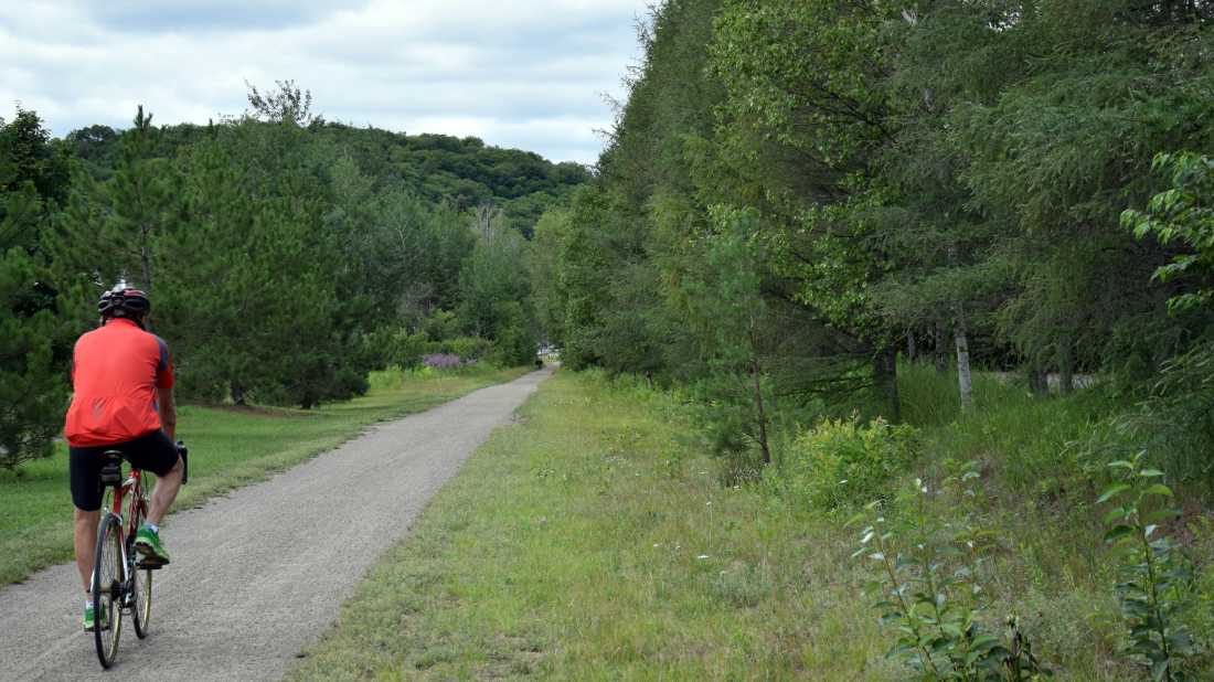 Enjoy the quiet paths on the P'tit Train du Nord | Nathalie Gauthier